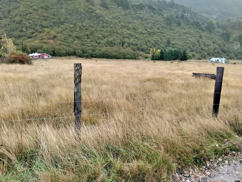 Exterior view of a ranch house in Mañihuales, Coyhaique
