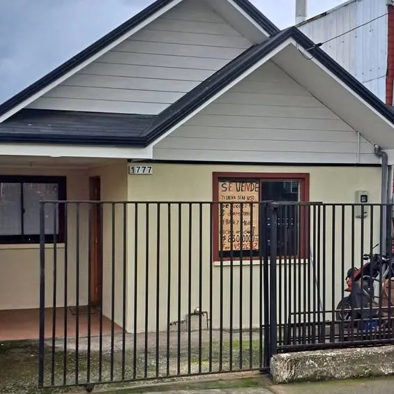 Exterior view of a house for sale in La Junta, Patagonia