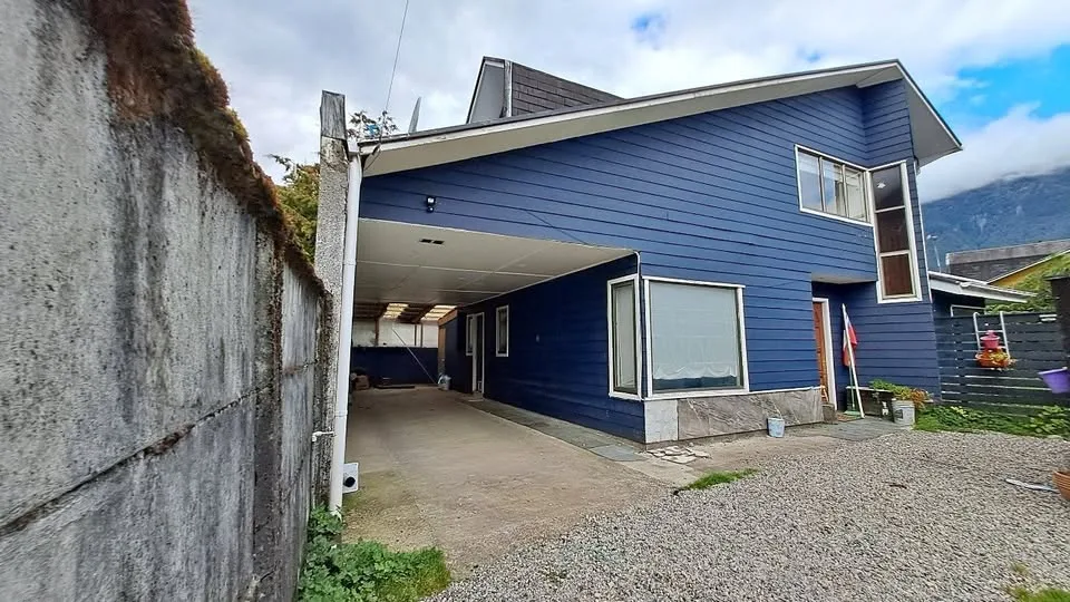 Exterior view of a central house on Cochrane street in Puerto Aysen