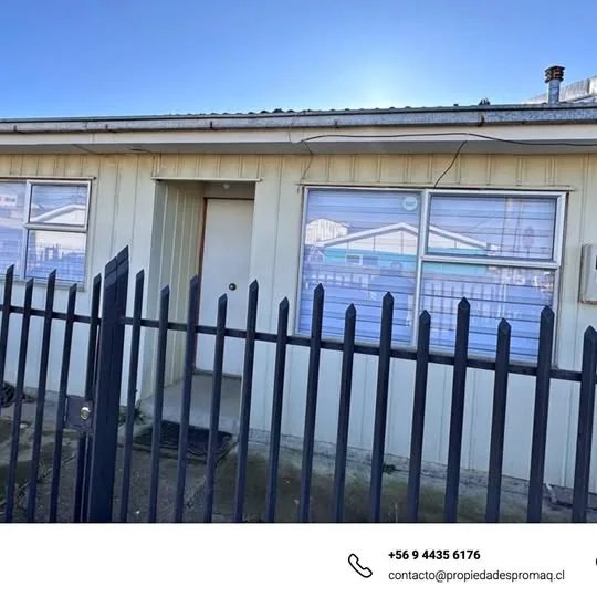 Exterior view of a property in a consolidated neighborhood in Villa O'Higgins