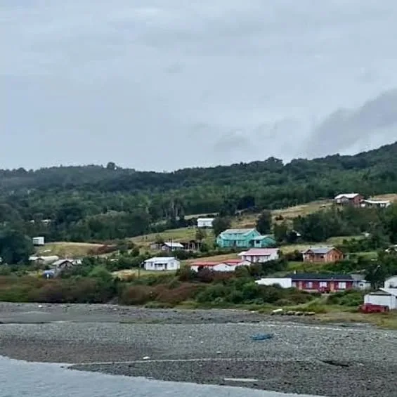 Wide landscape including the parcel