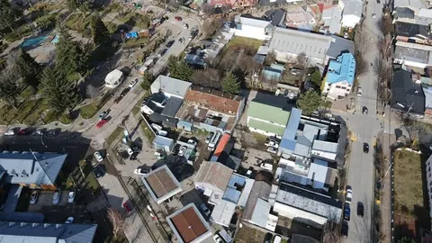 View of the 720 m² lot from the street