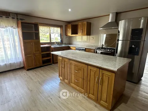 Second bedroom with closet in Coyhaique