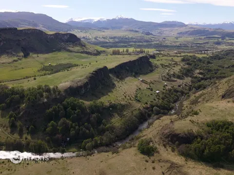 Campo 15D/15B en Coyhaique, 4 ha Orilla Río Pollux