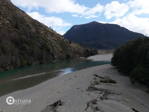 Campo 335 ha borde Río Murta, Chile Chico, 6,8 km río