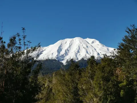 Distant view of the parcel near water in Puerto Guadal