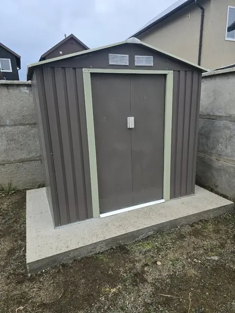 Gate with motor electric and security camera