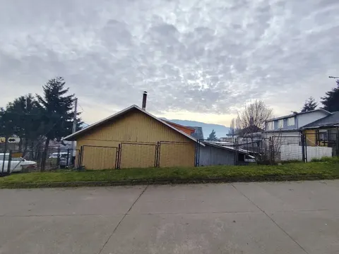 Front facade of a house in Coyhaique