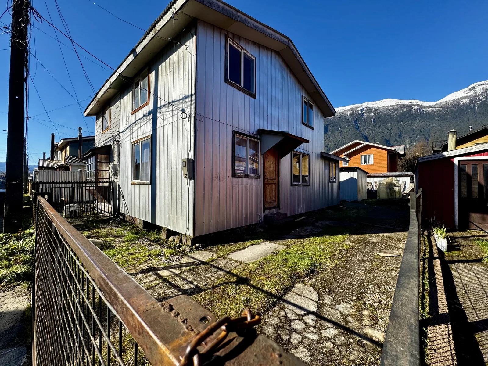 Exterior view of a house in Villa Los Cóndores, Puerto Aysén
