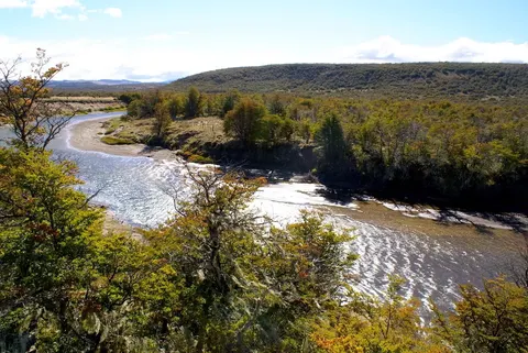 Open view of a 5000 m² parcel in Balmaceda with flat terrain